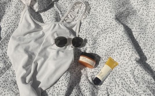 Återfuktande ansiktsmask är perfekt efter en lång dag i solen_ glöm inte använda solskydd SPF