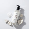 Coconut Purifying Gel Cleanser - Koreansk ansiktsrengöring — editorial product photograph